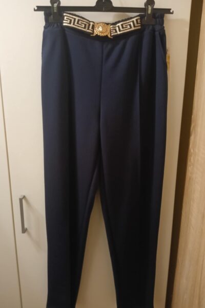 Spodnie ze zdobną klamrą