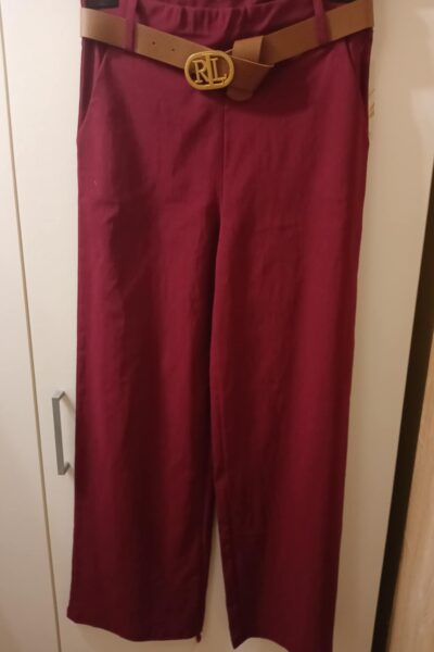 Spodnie bordowe z paskiem
