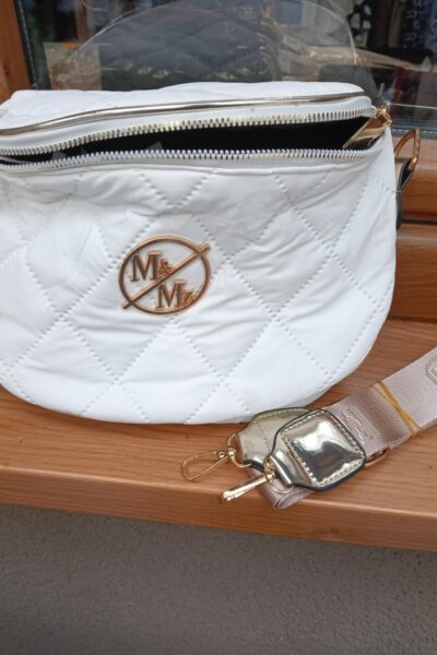 Torebka pikowana ze znaczkiem