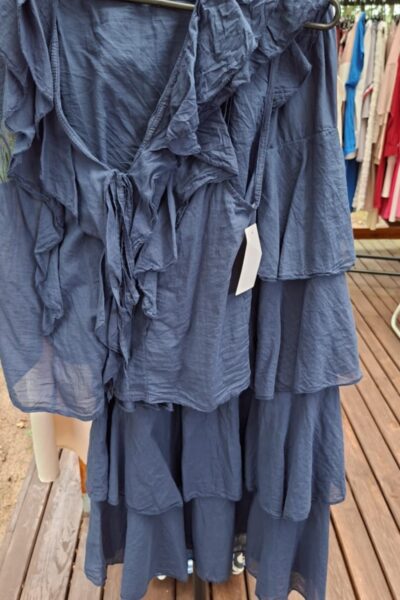 Komplet granatowy z falbanami