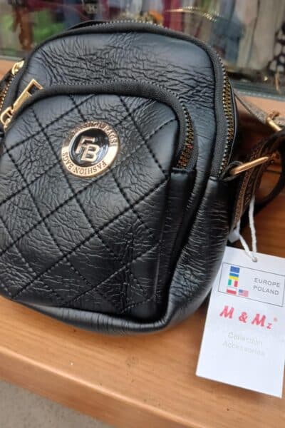 Torebka pikowana ze znaczkiem