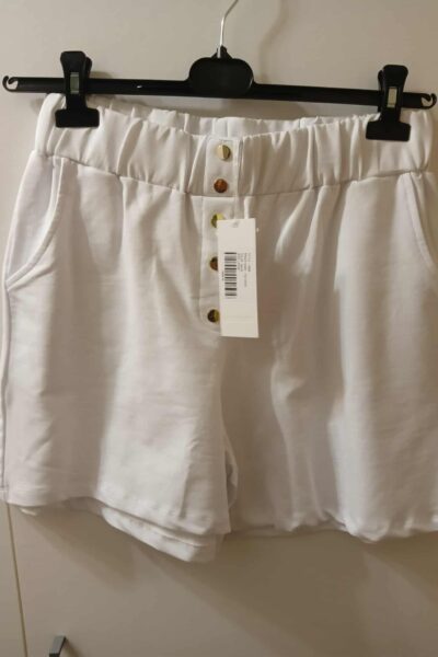 Spodenki z guziczkami