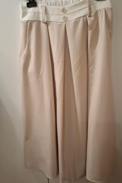 Spódnica z białym pasem