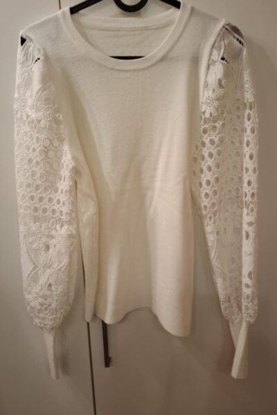 Sweterek -ażurowy rękaw